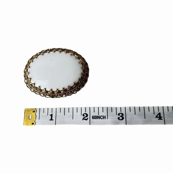 Vintage Cabochon Brooch White Glass Gold Tone Dog Tooth Prongs Filigree Large - Picture 9 of 12
